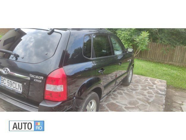 Negru Utilizat 2007 Hyundai Tucson SUV | 4.500 EUR (Preț bun) - Imagine 1/4