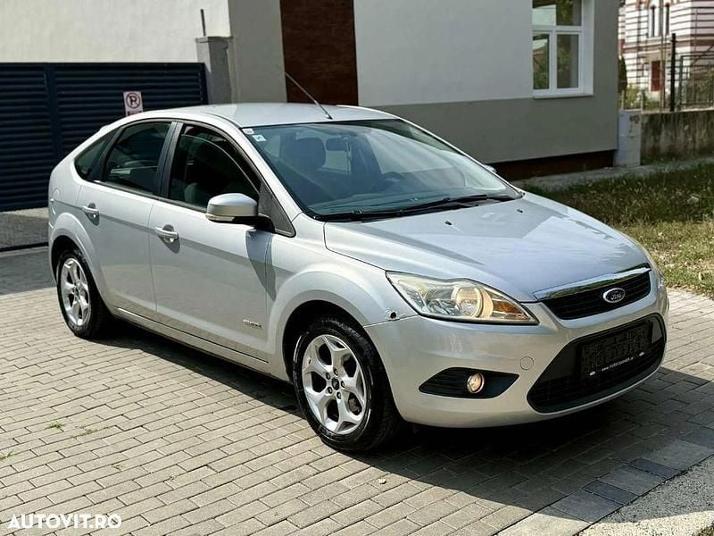 Culoareargint Utilizat 2009 Ford Focus Hatchback | 1.300 EUR (Super Preț) - Imagine 1/4