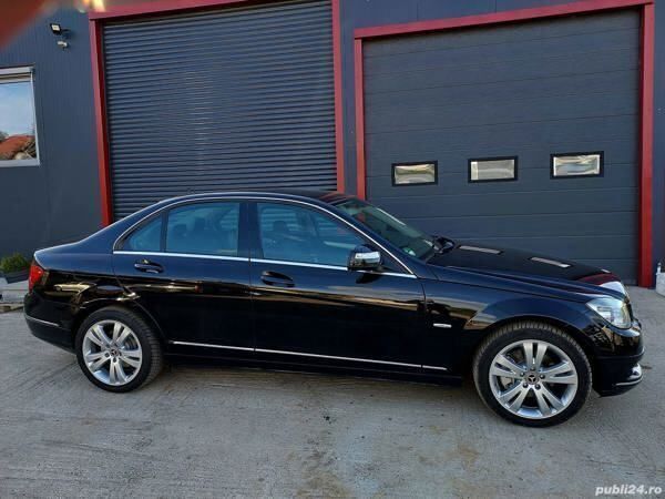 Second-hand Mercedes C220 170 CP (125 kW) 2007 Negru Berlinǎ
