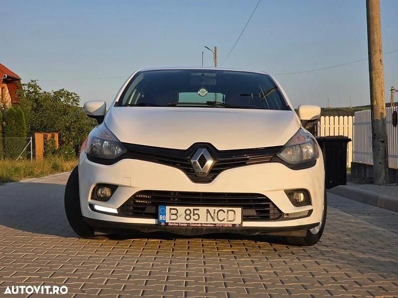 Culoarealb Utilizat 2017 Renault Clio IV Life | 6.300 EUR (Preț OK) - Imagine 1/4