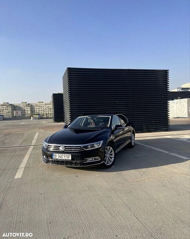 Culoarenegru Utilizat 2015 VW Passat Comfortline Break | 10.800 EUR (Scump) - Imagine 1/4
