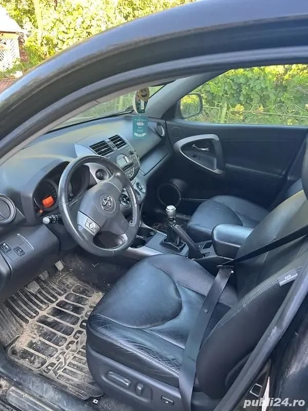 Utilizat 2007 Toyota RAV4 SUV | 4.500 EUR (Preț OK) - Imagine 1/4