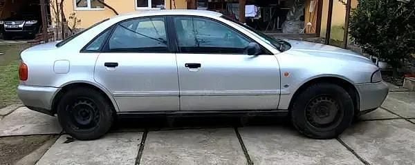 Second-hand Audi A4 125 CP (91 kW) 1995 Gri Berlinǎ