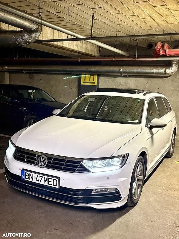 Culoarealb Utilizat 2016 VW Passat Break | 12.000 EUR (Scump) - Imagine 1/4