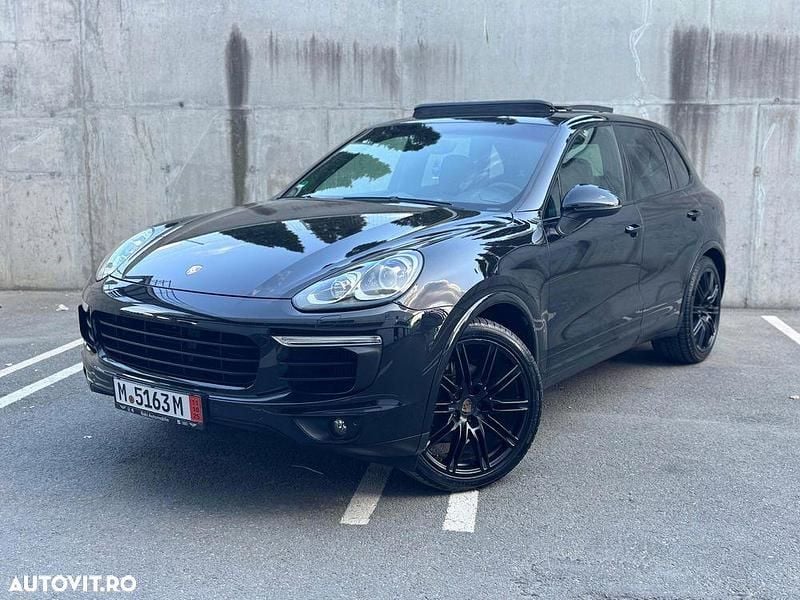 Culoarenegru Utilizat 2017 Porsche Cayenne Platinum Edition SUV | 27.999 EUR (Super Preț) - Imagine 1/4