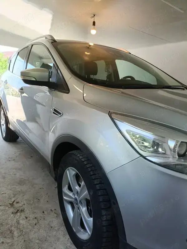 Argintiu Utilizat 2013 Ford Kuga SUV | 11.000 EUR (Puțin scump) - Imagine 1/4