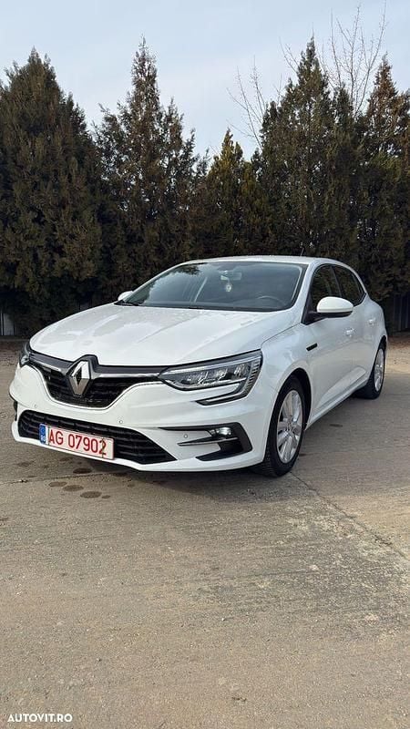 Second-hand Renault Mégane IV LIMITED 116 CP (85 kW) 2022 Culoarealb Hatchback