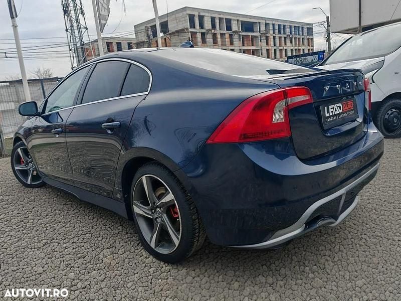 Second-hand Volvo S60 R-Design 163 CP (119 kW) 2011 Culoarealbastru Berlinǎ