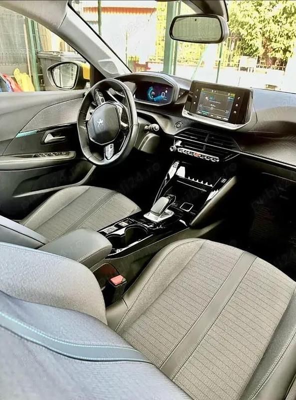 Second-hand Peugeot e-208 147 kW (200 CP) 2020 Auriu Hatchback