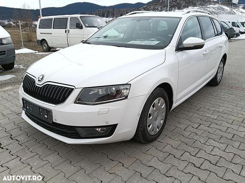 Second-hand Skoda Octavia 105 CP (77 kW) 2014 Culoarealb Hatchback