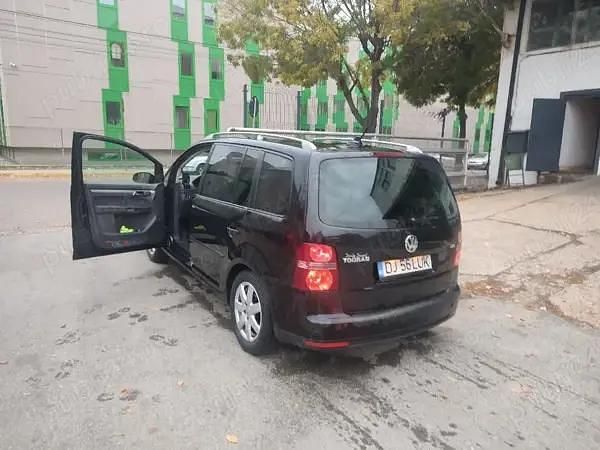 Second-hand VW Touran 105 CP (77 kW) 2009 Negru Monovolum