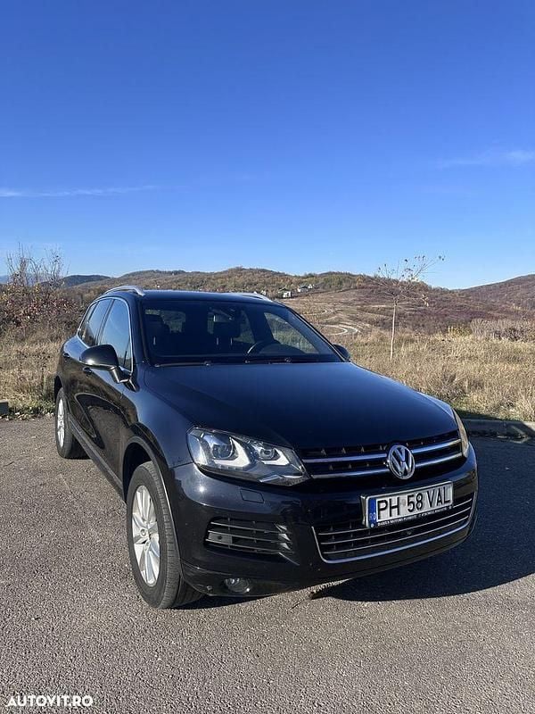 Culoarenegru Utilizat 2010 VW Touareg SUV | 11.800 EUR (Scump) - Imagine 1/4