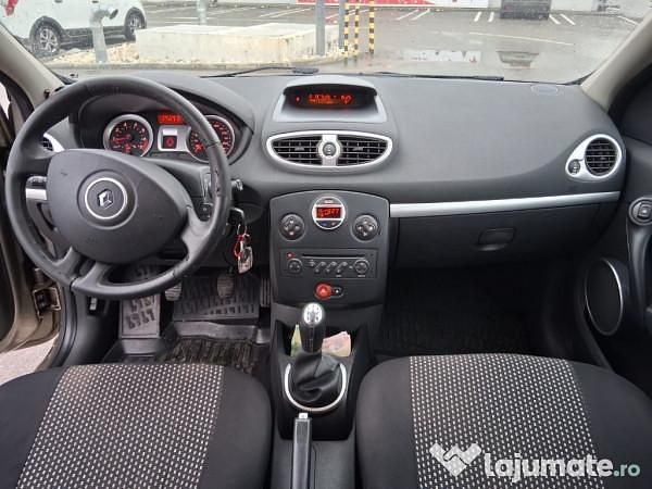 Second-hand Renault Clio II 74 CP (54 kW) 2008 Hatchback