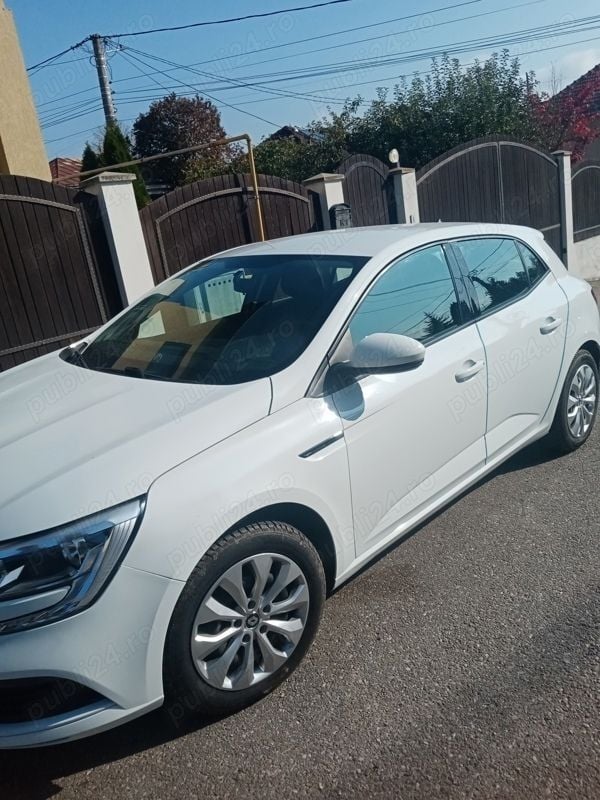 Alb Utilizat 2018 Renault Mégane IV Hatchback | 10.800 EUR (Preț OK) - Imagine 1/4