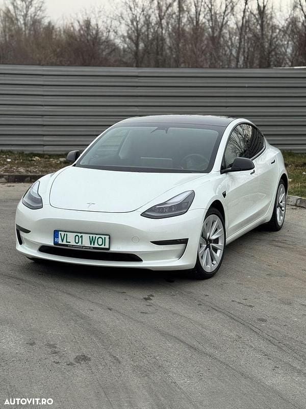 Second-hand Tesla Model 3 365 kW (497 CP) 2021 Culoarealb Berlinǎ