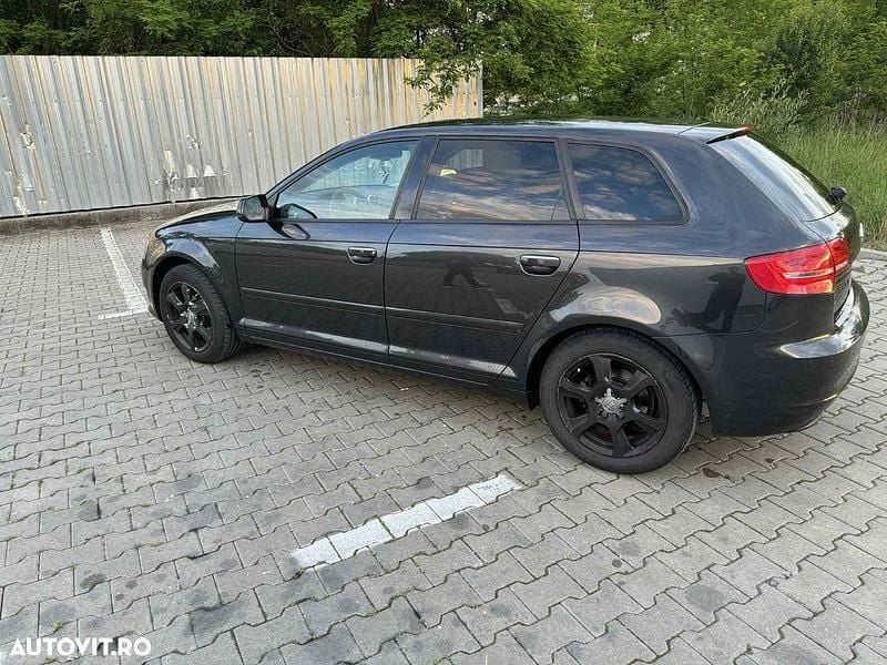 Gri Utilizat 2013 Audi A3 Hatchback | 6.250 EUR (Preț OK) - Imagine 1/4
