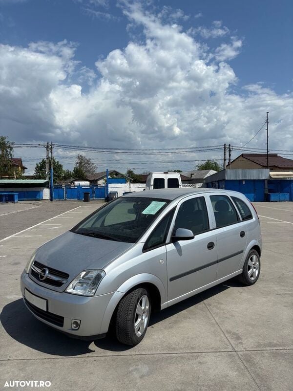 Gri Utilizat 2004 Opel Meriva Monovolum | 1.890 EUR (Preț OK) - Imagine 1/4