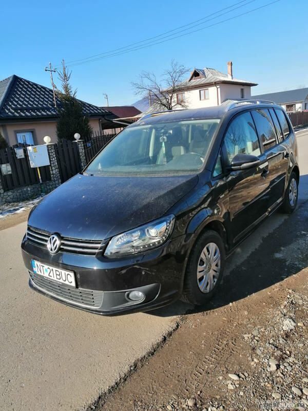 Negru Utilizat 2014 VW Touran Monovolum | 6.500 EUR (Preț bun) - Imagine 1/4