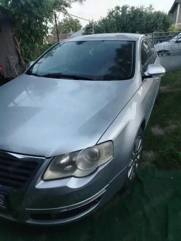Utilizat 2006 VW Passat Berlinǎ | 2.400 EUR (Preț bun) - Imagine 1/4