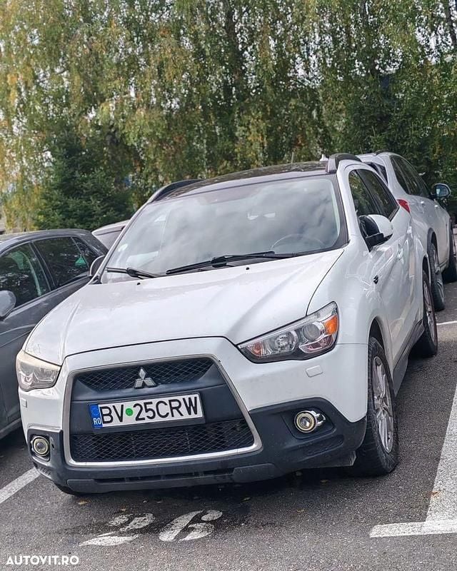 Culoarealb Utilizat 2011 Mitsubishi ASX Intense SUV | 5.500 EUR (Preț bun) - Imagine 1/4