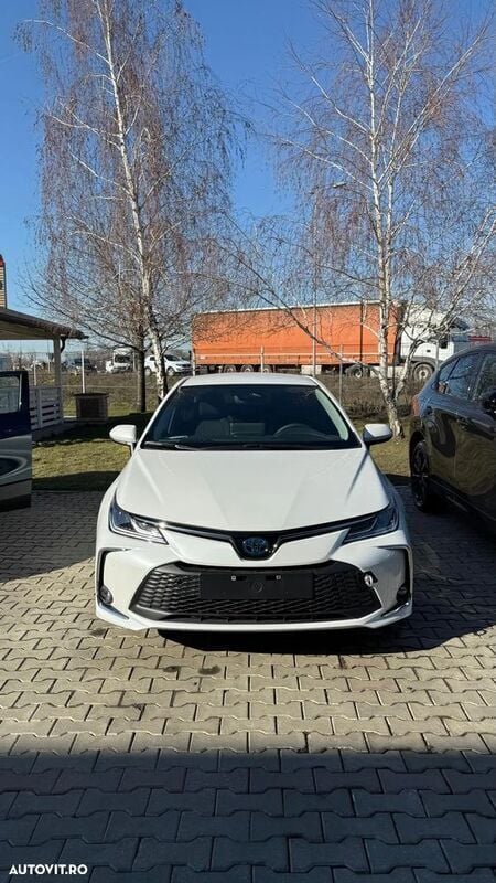 Alb Nouă 2024 Toyota Corolla Berlinǎ | 28.300 EUR (Preț OK) - Imagine 1/4
