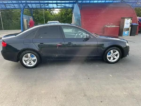 Second-hand Audi A4 S-Line 143 CP (105 kW) 2010 Berlinǎ