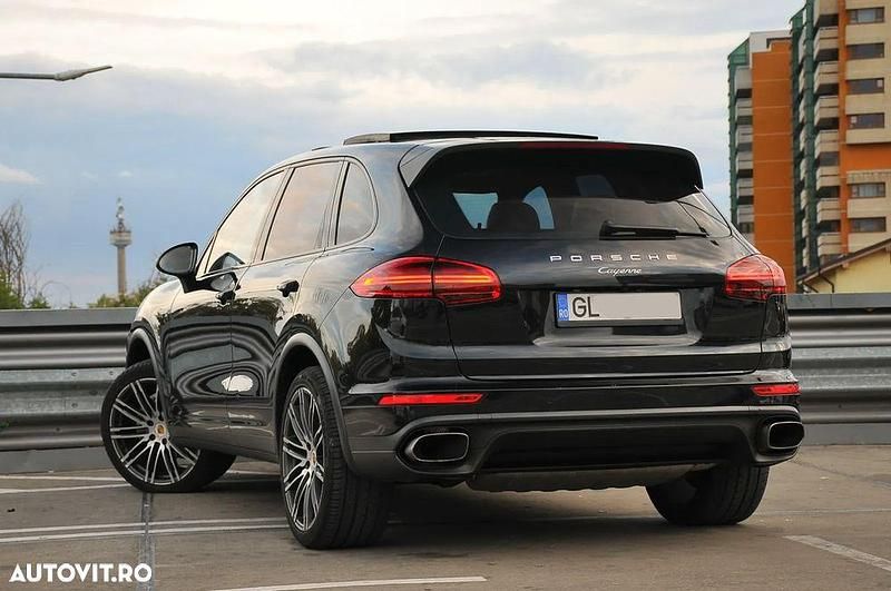 Second-hand Porsche Cayenne 262 CP (192 kW) 2016 Culoarenegru SUV