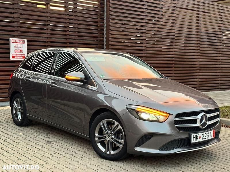Culoaregri Utilizat 2020 Mercedes B200 Progressive Monovolum | 15.950 EUR - Imagine 1/4