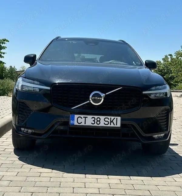 Second-hand Volvo XC60 R-Design 197 CP (144 kW) 2022 SUV