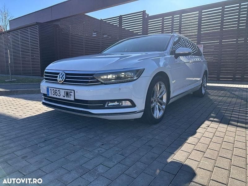 Culoarealb Utilizat 2017 VW Passat Highline Break | 12.800 EUR (Preț OK) - Imagine 1/4