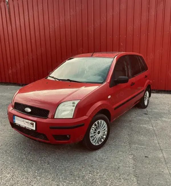 Utilizat 2003 Ford Fusion Hatchback | 1.200 EUR (Super Preț) - Imagine 1/4