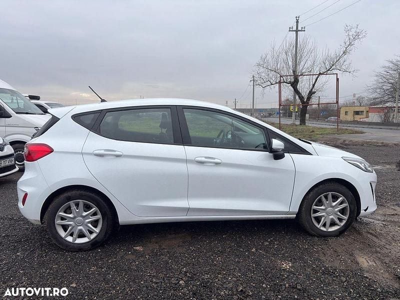 Second-hand Ford Fiesta 85 CP (62 kW) 2018 Culoarealb Hatchback
