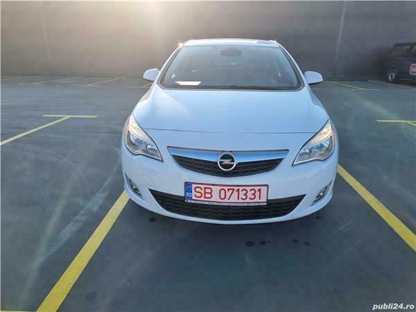 Second-hand Opel Astra Cosmo 110 CP (80 kW) 2011 Alb Hatchback
