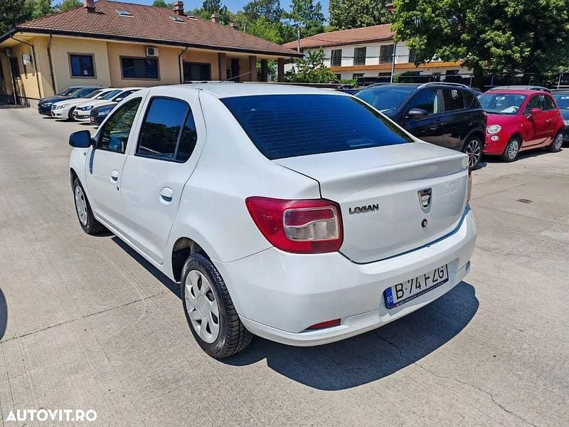 Second-hand Dacia Logan Lauréate 73 CP (53 kW) 2016 Alb Berlinǎ