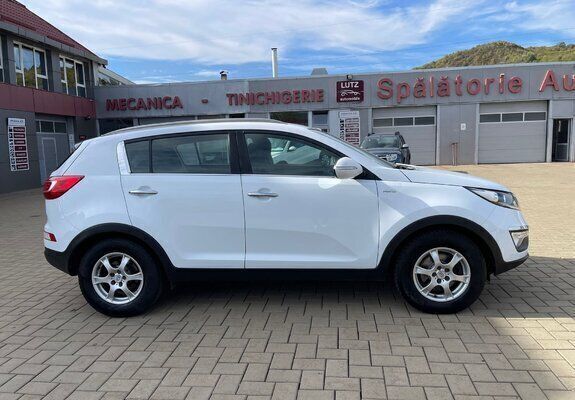 Second-hand Kia Sportage Vision 135 CP (99 kW) 2011 Alb SUV