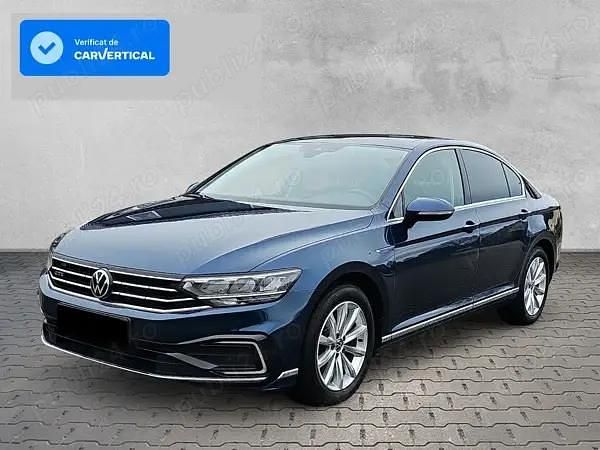 Second-hand VW Passat GTE 218 CP (160 kW) 2022 Albastru Berlinǎ