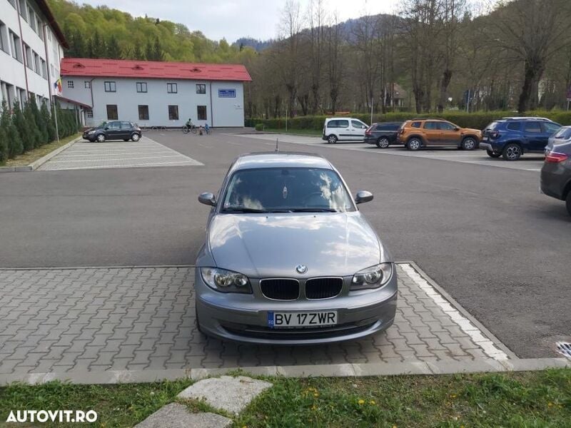 Gri Utilizat 2009 BMW 116 Hatchback | 4.490 EUR (Preț OK) - Imagine 1/4