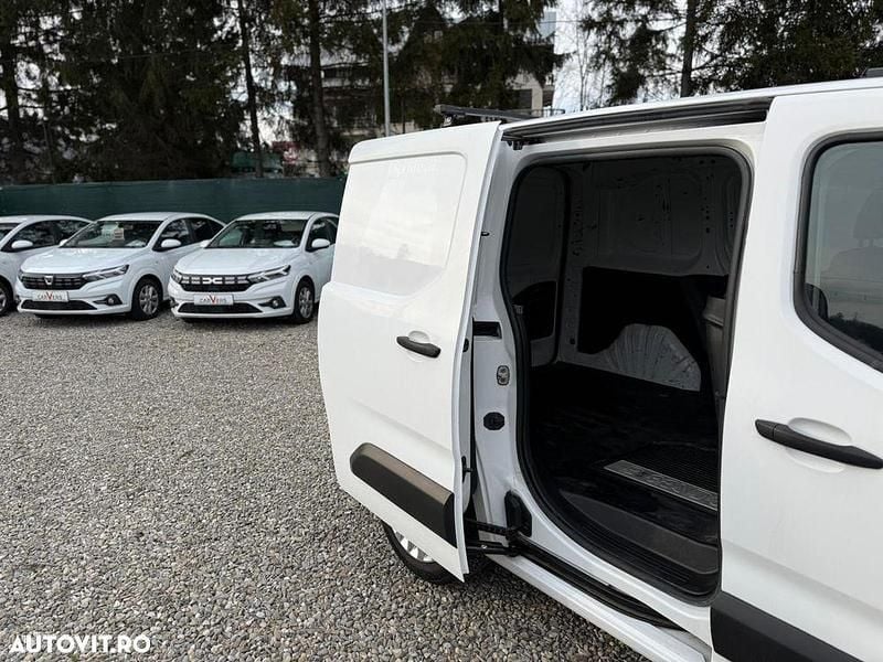 Second-hand Toyota Proace 102 CP (75 kW) 2021 Culoarealb Monovolum