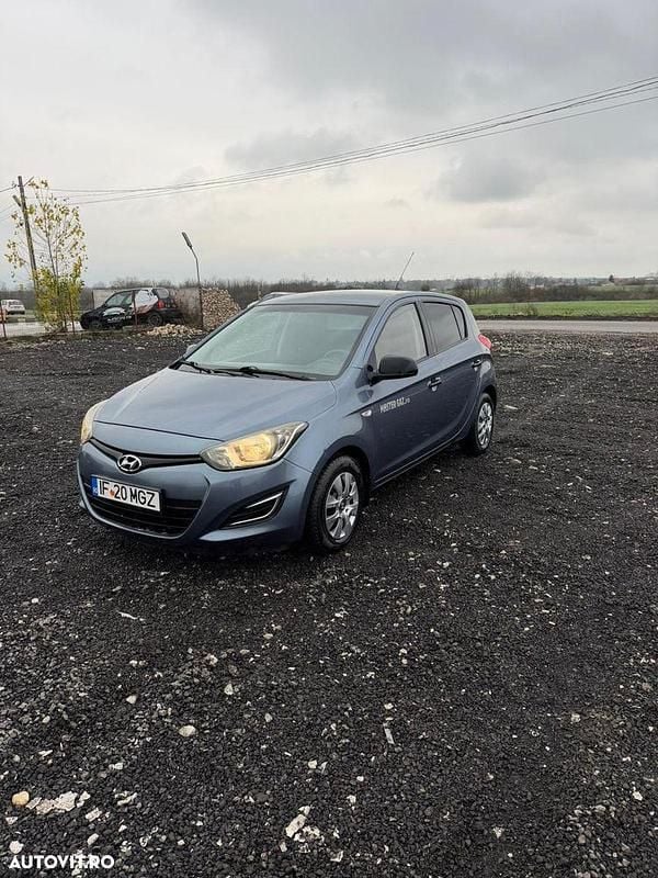 Second-hand Hyundai i20 Classic 75 CP (55 kW) 2012 Culoarealbastru