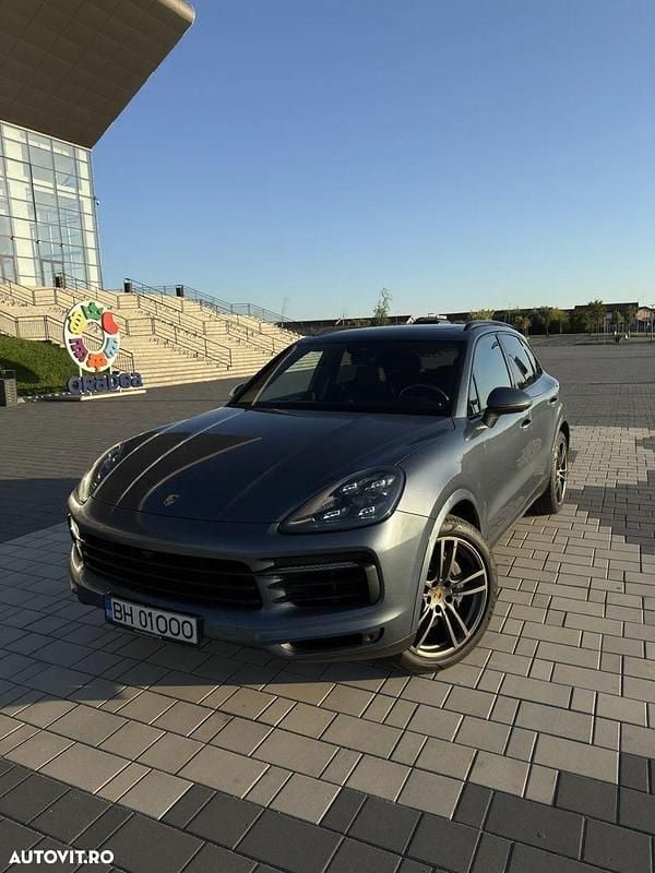 Second-hand Porsche Cayenne S 440 CP (323 kW) 2018 Culoarealbastru SUV