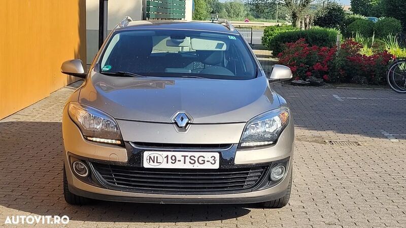 Maro Utilizat 2012 Renault Mégane GrandTour Expression Break | 4.850 EUR (Preț OK) - Imagine 1/4
