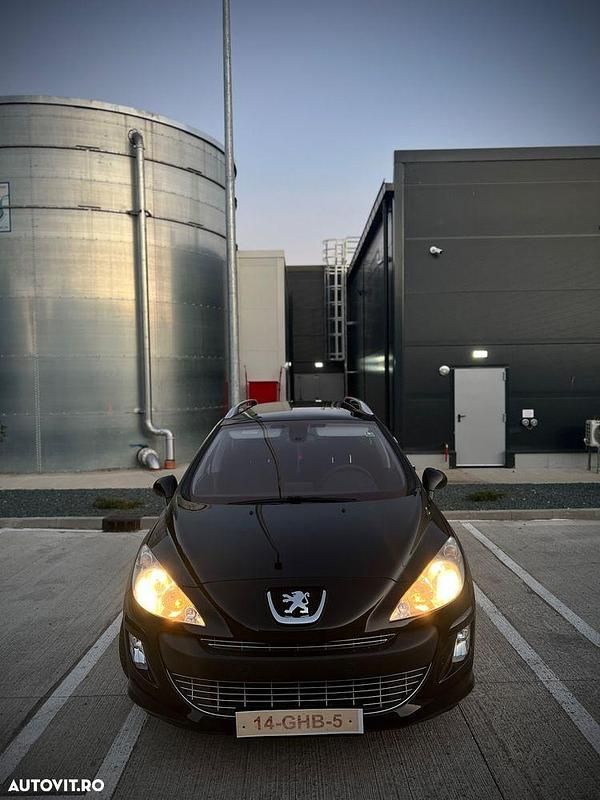 Culoarenegru Utilizat 2008 Peugeot 308 Family Break | 3.200 EUR (Preț OK) - Imagine 1/4