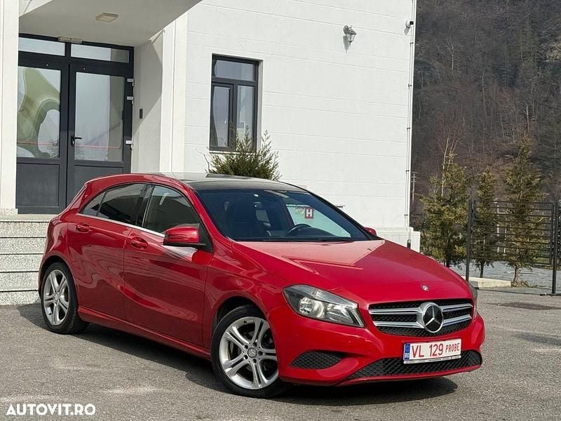 Second-hand Mercedes A180 Urban 109 CP (80 kW) 2014 Culoarerosu Berlinǎ