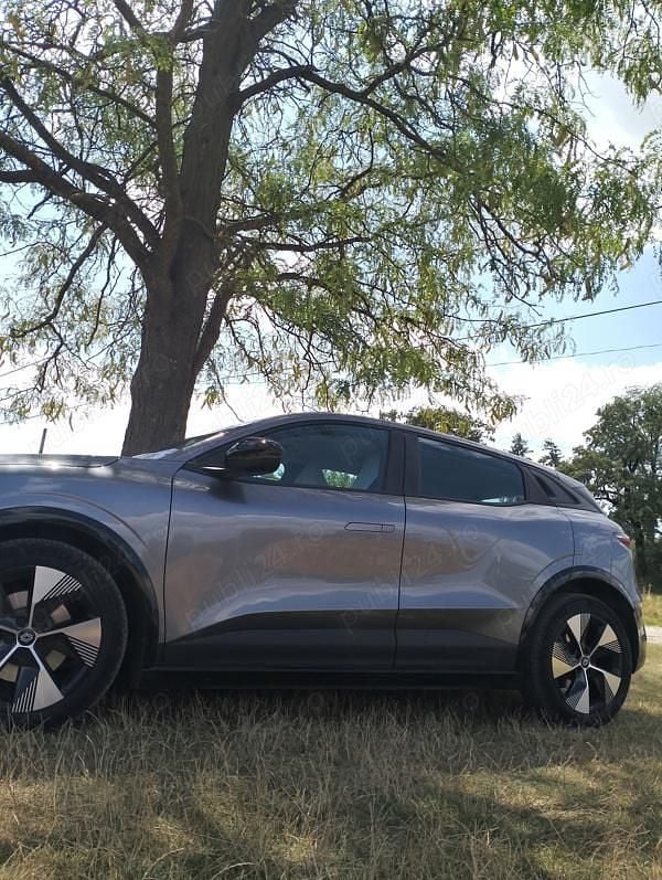 Second-hand Renault Megane E-Tech 110 kW (150 CP) 2023 Hatchback