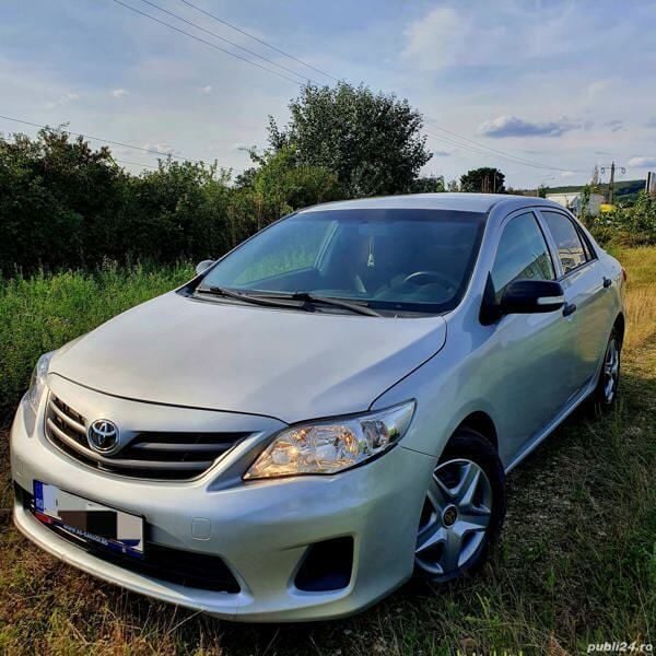 Second-hand Toyota Corolla Luna 99 CP (72 kW) 2011 Argint Berlinǎ