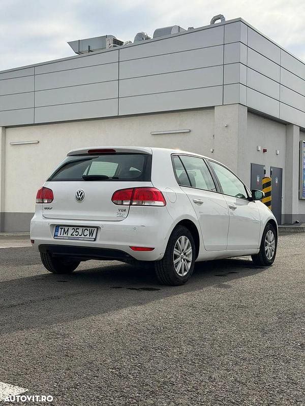 Second-hand VW Golf VII Comfortline 105 CP (77 kW) 2012 Culoarealb Hatchback