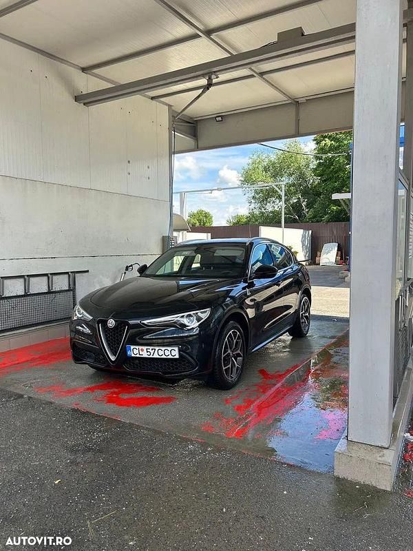 Second-hand Alfa Romeo Stelvio Super 280 CP (205 kW) 2018 Culoarenegru SUV