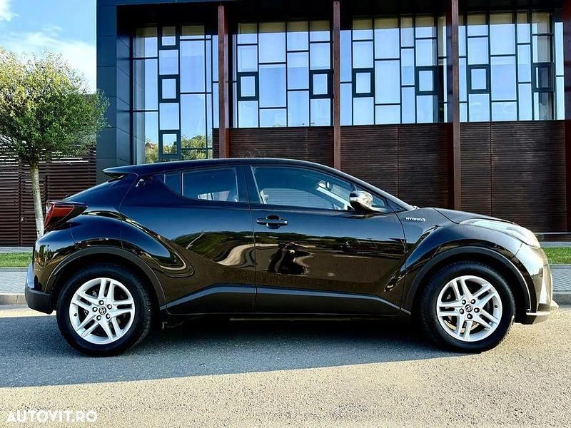 Second-hand Toyota C-HR Edition 184 CP (135 kW) 2022 Culoarenegru SUV