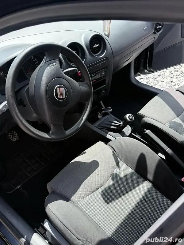 Negru Utilizat 2006 Seat Ibiza Hatchback | 1.100 EUR - Imagine 1/4