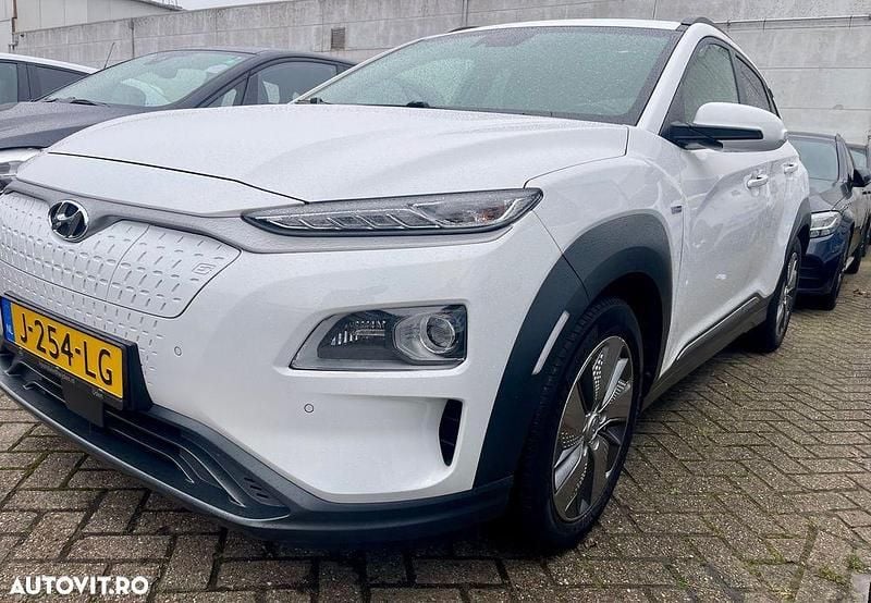 Culoarealb Second-hand 2021 Hyundai Kona Premium SUV | 17.450 EUR (Preț bun) - Imagine 1/4